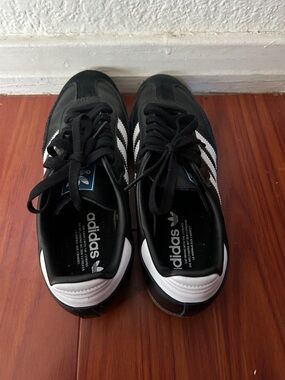 Adidas Men's Black and White SAMBA Sneakers
